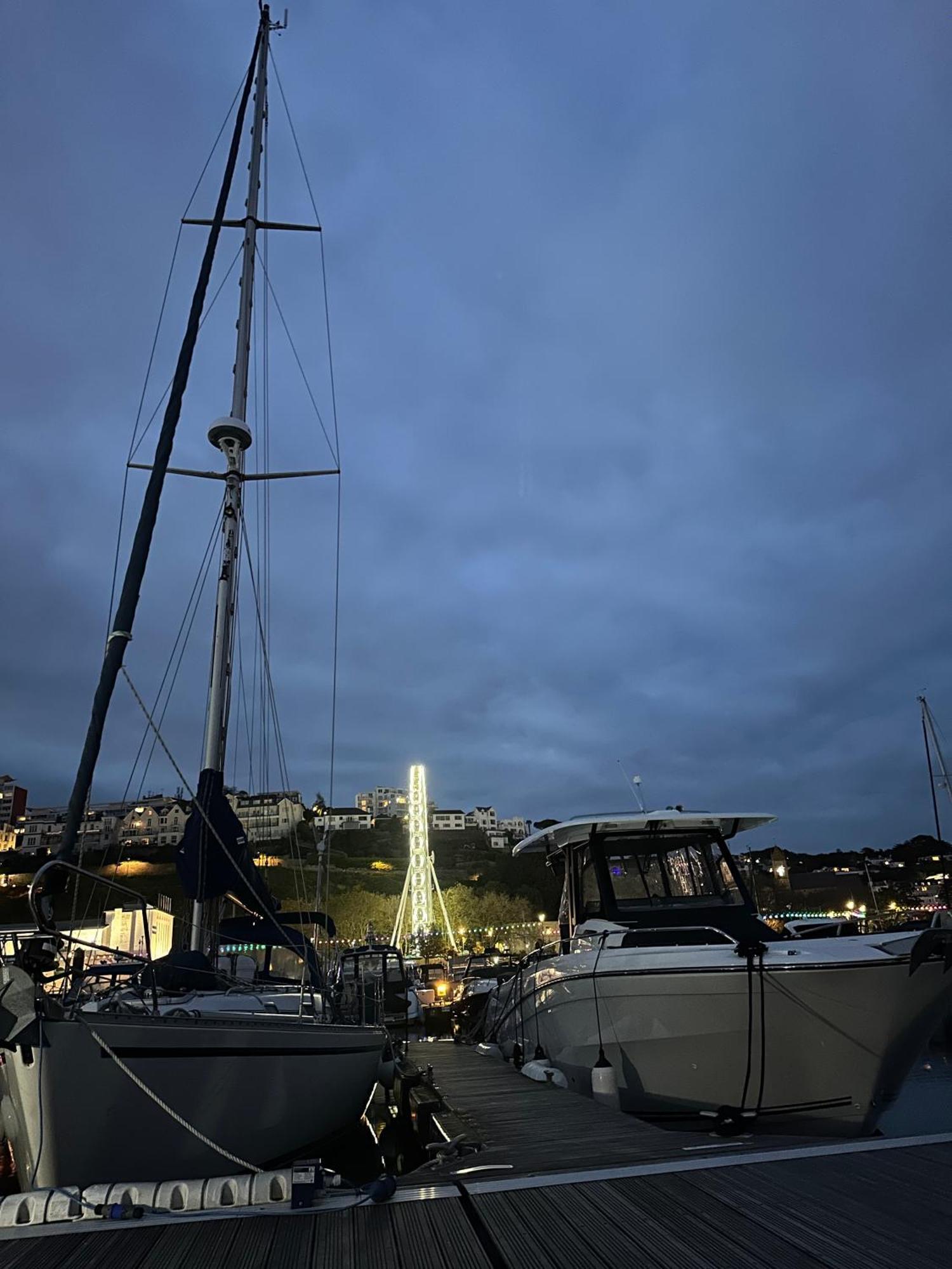 Boat Accommodation Ltd Torquay Extérieur photo