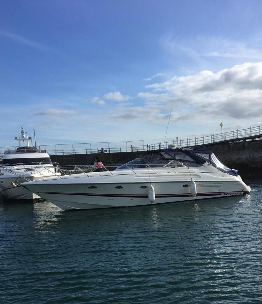 Boat Accommodation Ltd Torquay Extérieur photo